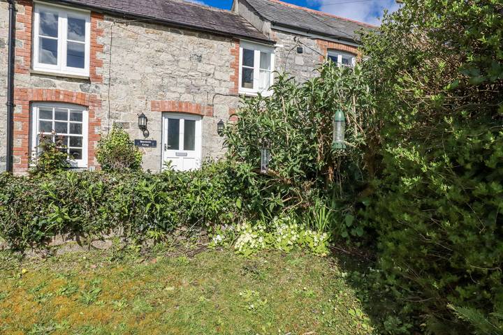 Cottage for 4 people, with garden in Charlestown