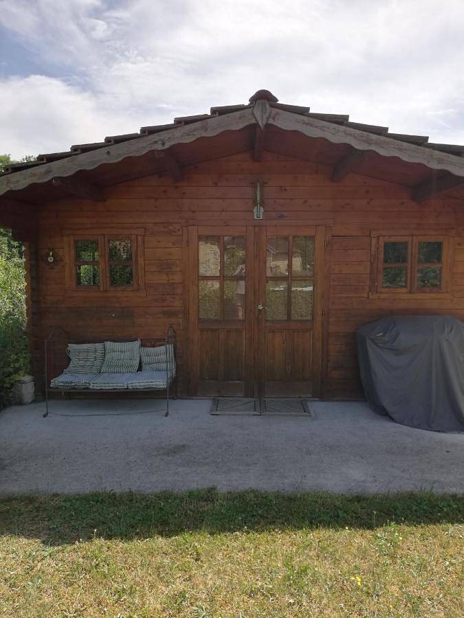 Gîte pour 2 personnes, avec Terrasse ainsi que Jardin et Vue dans Molesme