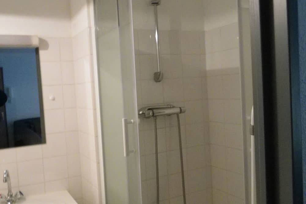 Ganze Wohnung, Appart 4/6 2 * 400 m vom Zentrum Tarif Hte 240 Bs 200 Euro Cure 445e Cheq Vacance in Luz-Saint-Sauveur, Nationalpark Pyrenäen