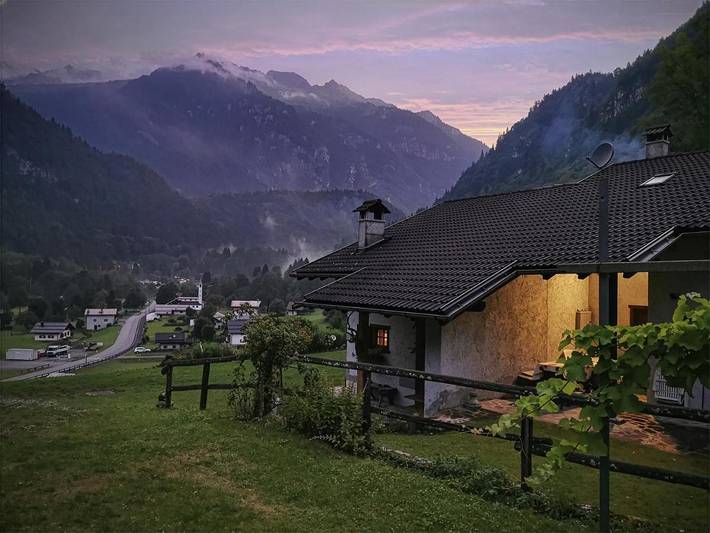 Location de vacances pour 5 personnes, avec Balcon et Terrasse ainsi que Jardin et Vue à Daone