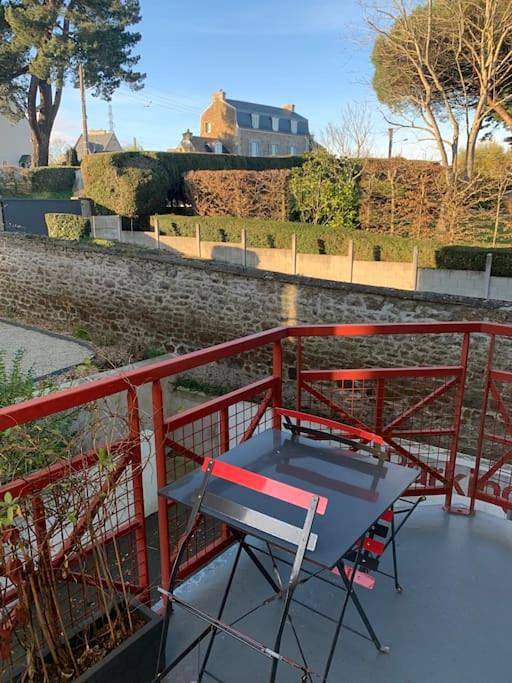 Appartement entier, One-Bedroom Apartment in La Richardais, Région de Saint-Malo