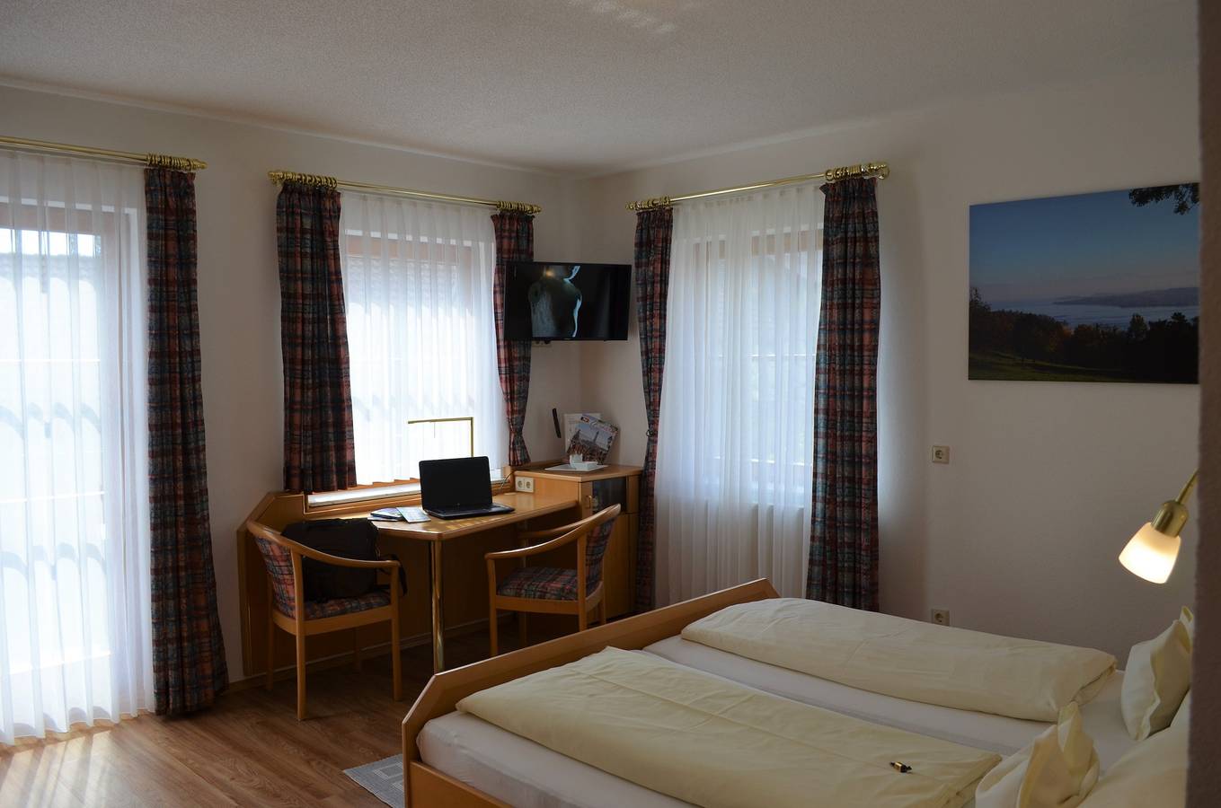 Pension Regenscheit - Einzelzimmer Kategorie B mit Dusche und Wc in Sipplingen, Region Bodensee-Oberschwaben