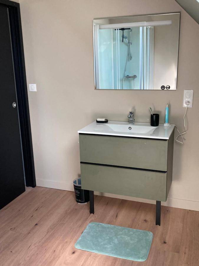 Gîte pour 2 personnes, avec jardin ainsi que terrasse et vue à Teloché - 3