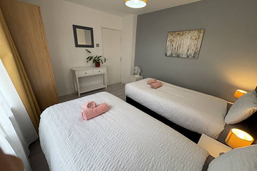 Glamping for 8 People in Birmingham, Birmingham Area