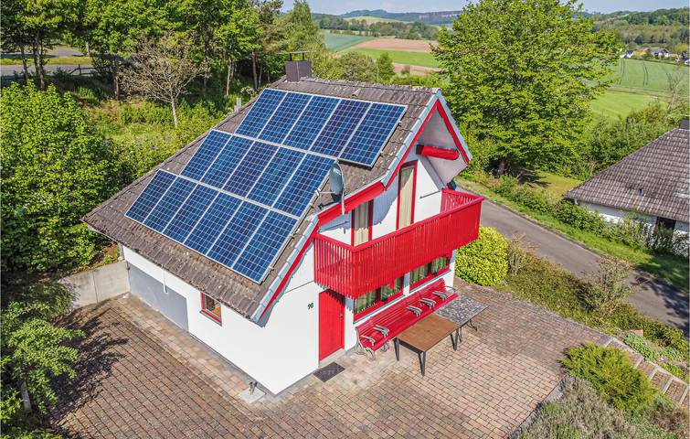 Ferienhaus für 6 Personen, mit Garten und Terrasse sowie Sauna in Kirchheim - 2