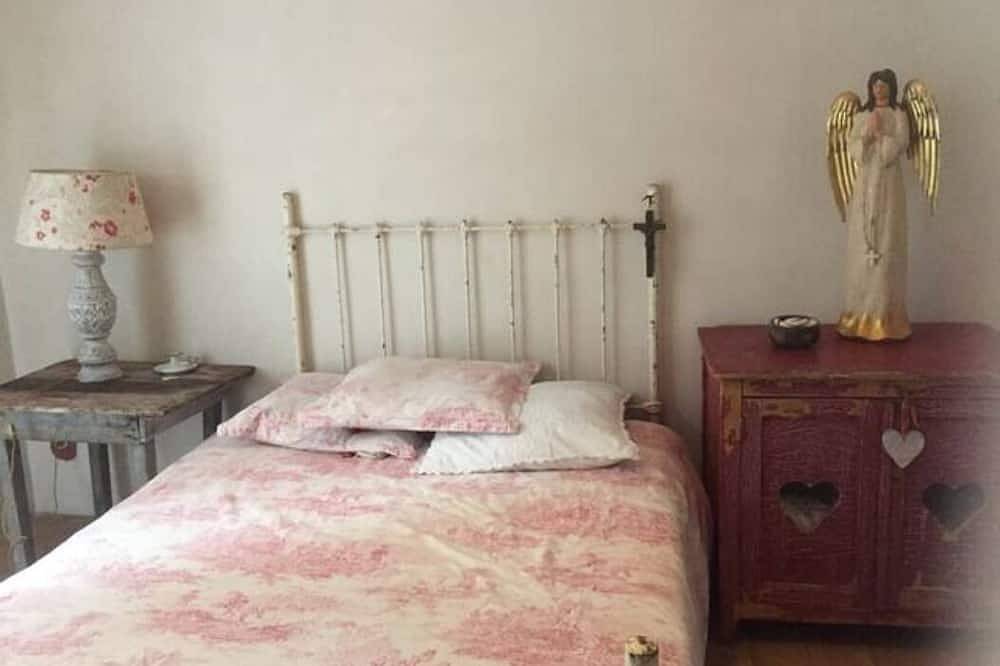 4 Bedroom Private vacation home in Fontaine-de-Vaucluse in Fontaine-de-Vaucluse, Vaucluse