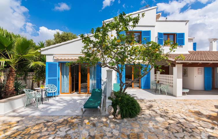 Finca für 6 Personen, mit Terrasse und Garten in Sa Coma - 2