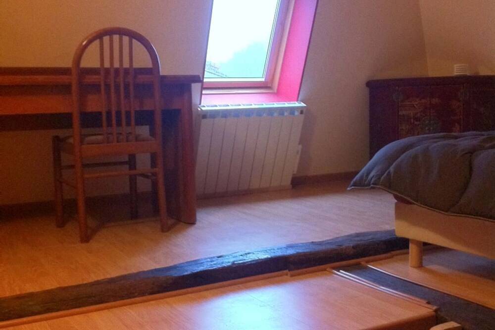 Apartamento entero, Duplex Under The Slopes On The Banks Of The Loire (Apt N°22) in Roanne, Región de Roanne
