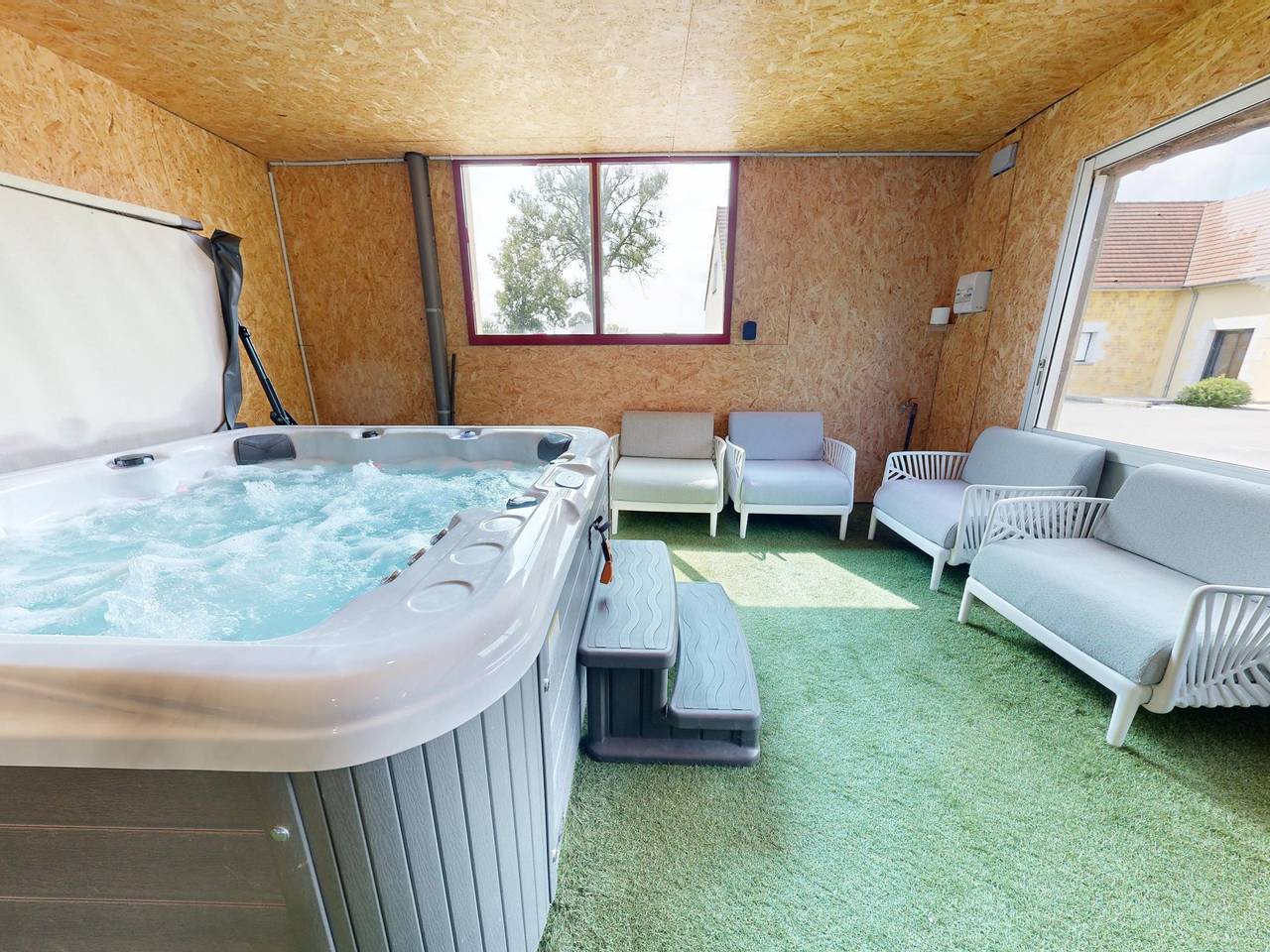 Concorde Aérogare 25 pers 2 Gîtes : jacuzzi, baby airhockey in La Haye-Pesnel, Côte de la Déroute