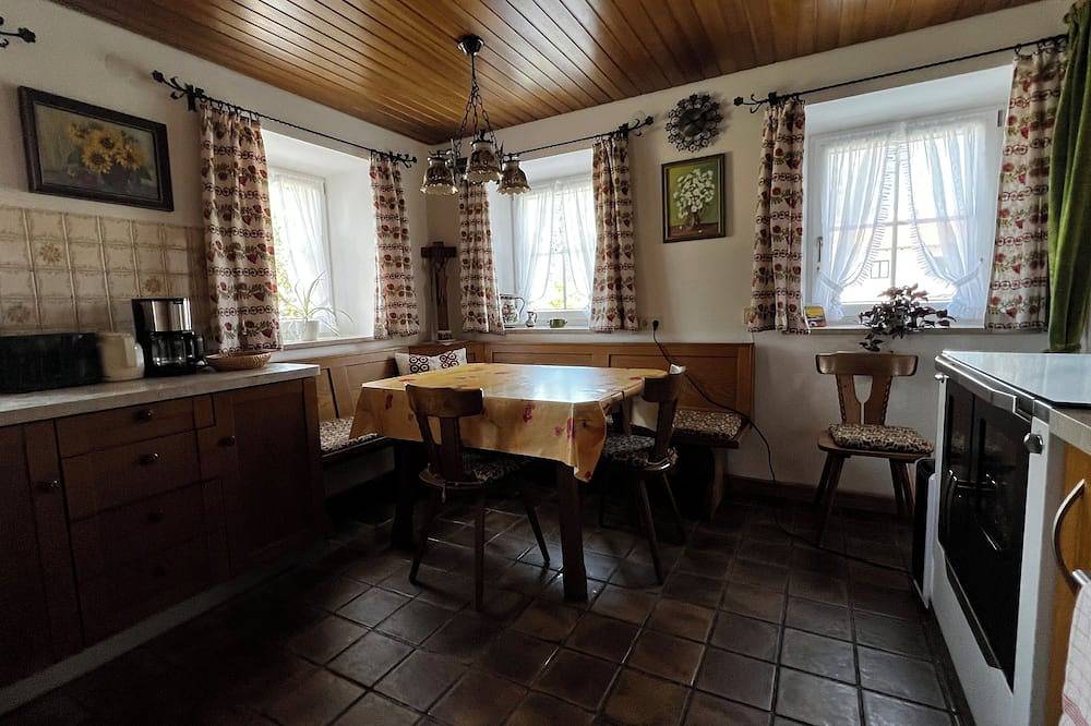 Ganze Wohnung, Stammhaus 100qm für max. 4 Pers. mit zwei Schlafzimmern in Obing, Landkreis Traunstein