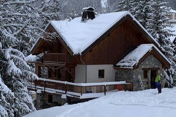 Gîte pour 16 personnes, avec balcon à Oz