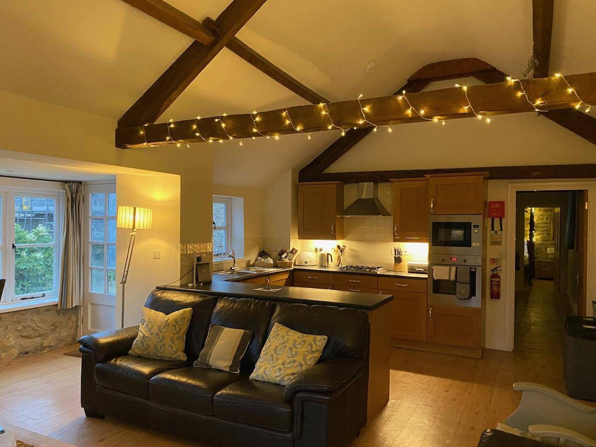 One-Bedroom House in Burton Bradstock, Dorset