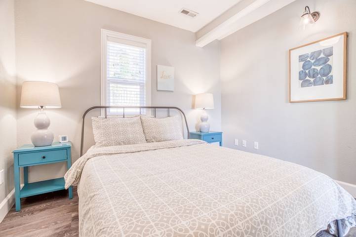 Vacation rental for 8 people, with balcony and hot tub in Depoe Bay