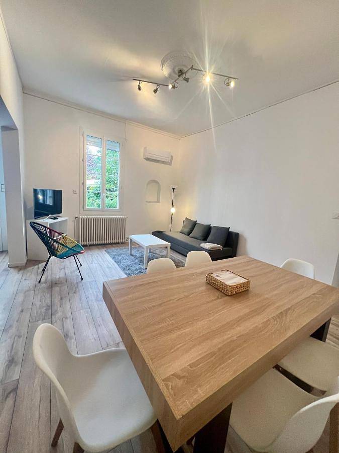 Location de vacances pour 6 personnes, avec terrasse à Eysines