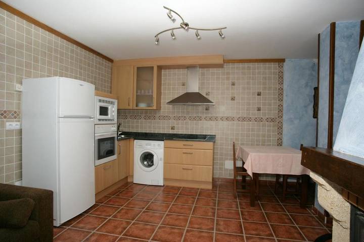 Casa rural para 3 personas, con Terraza y Jacuzzi además de Jardín y Piscina en Liébana - 4