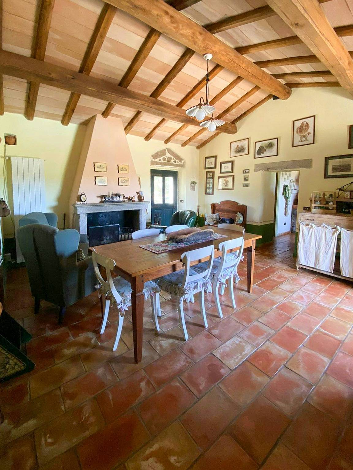 Gallurischer Pferdestall in der Nähe von Luogosanto in Luogosanto, Gallura