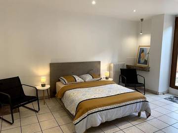 Gîte pour 4 personnes, avec jardin à Montmorot