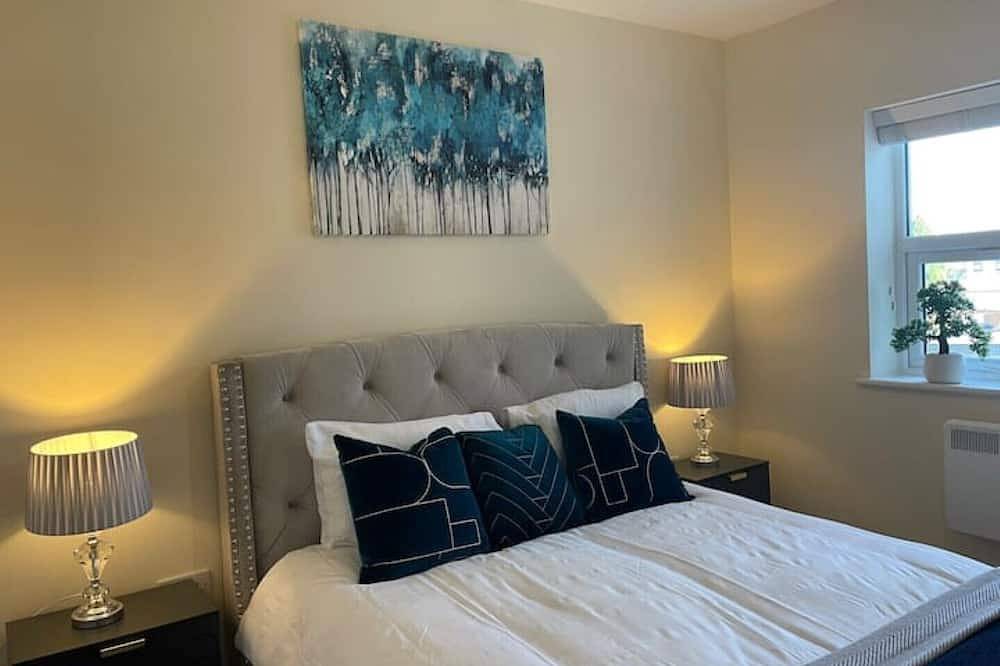Entire apartment, Luxurious 1 bedroom flat with free parking in Woking, Surrey