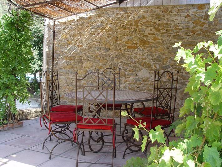 Gîte pour 6 personnes, avec terrasse à Le Castellet - 2