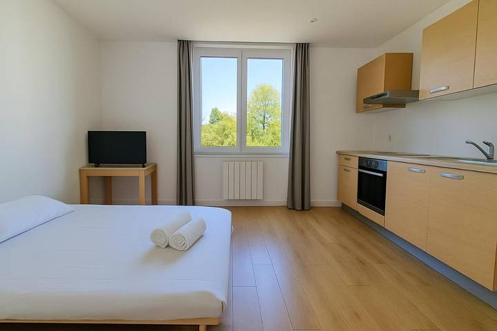 Gîte pour 2 personnes, avec jardin à La Mulatière