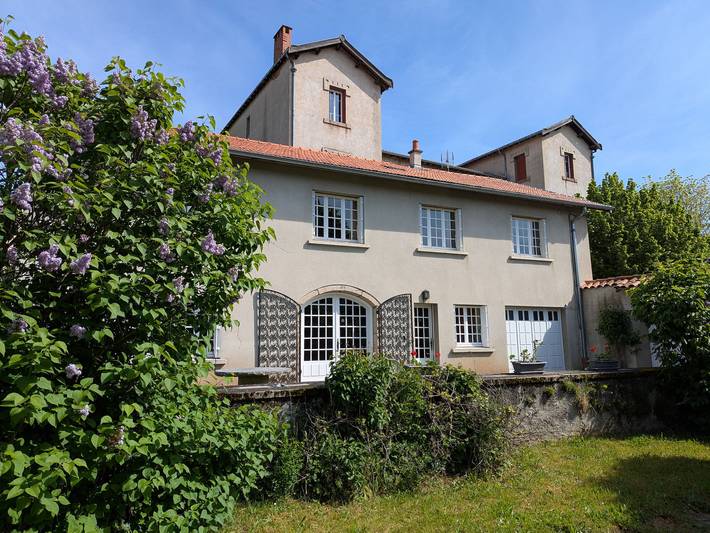 Gîte pour 6 personnes, avec Jardin à Allègre