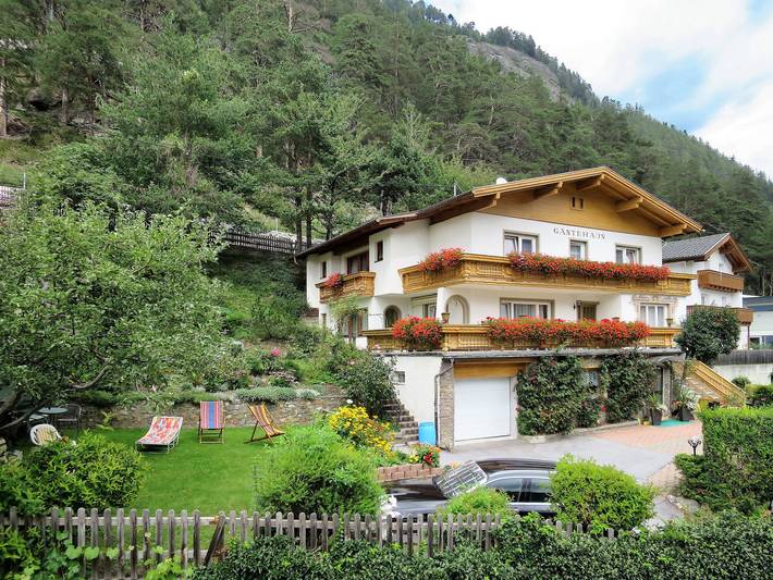 Ferienhaus für 15 Personen, mit Balkon und Terrasse sowie Garten und Ausblick in Pfunds - 2