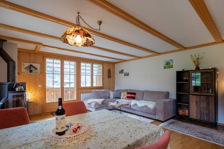 Ganze Ferienwohnung, Ferienwohnung für 4 Personen mit Balkon in Lenk, Frutigen - Lenk - Adelboden