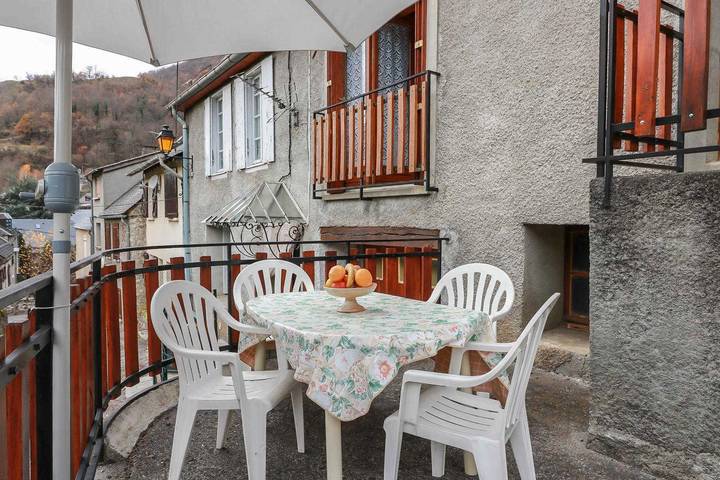 Gîte pour 5 personnes, avec terrasse et jardin