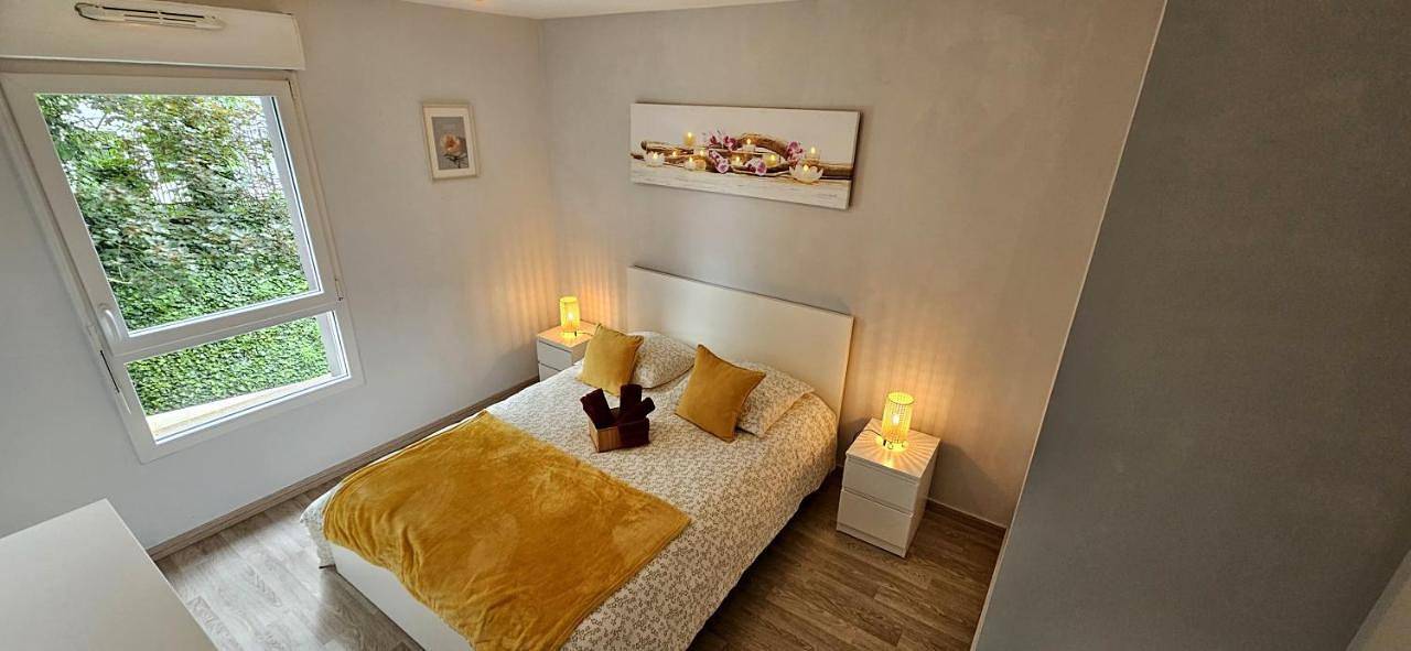 Appartement entier, Two-Bedroom Apartment in Saint-André-lez-Lille, Région de Lille