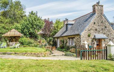 Gîte pour 4 personnes, avec terrasse et jardin à Plouguiel