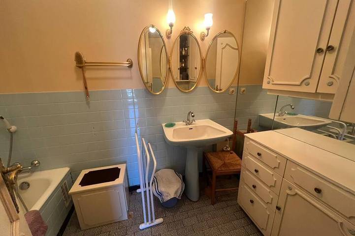 Ganze Wohnung, Large \"classic\" apartment, breathtaking view. Tennis court and swimming pool nearby. in Tresserve, Chambéry und Umgebung