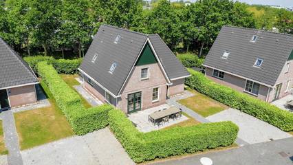 Ferienhaus für 10 Personen, mit Sauna in Makkum