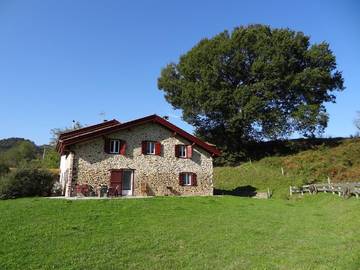 Gîte pour 6 personnes, avec jardin dans Lasse