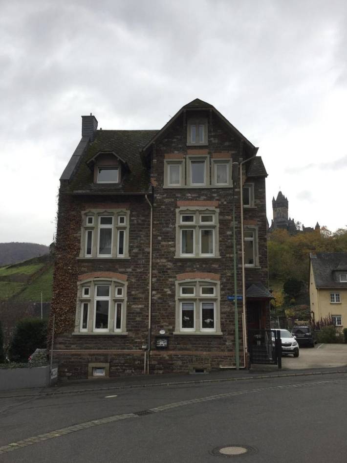 Ferienhaus für 4 Personen, mit Terrasse und Garten sowie Ausblick in Reichsburg Cochem