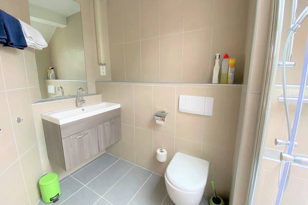 Ganze Wohnung, Moderne 2-Zimmer-Ferienwohnung \"Denise\" am See mit Top Ausstattung in Rötz, Ostbayern