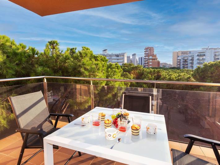 Ferienwohnung für 4 Personen, mit Kinderpool und Garten sowie Terrasse in Blanes - 2