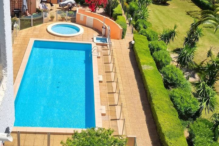 Appartement de vacances pour 4 personnes, avec balcon ainsi que jacuzzi et piscine, animaux acceptés - 1