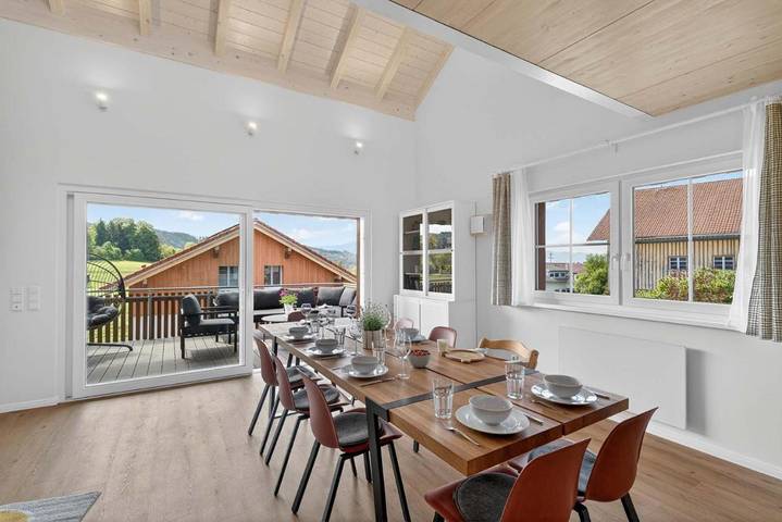 Ferienwohnung für 9 Personen, mit Balkon und Terrasse sowie Garten und Ausblick in Sulzberg - 2