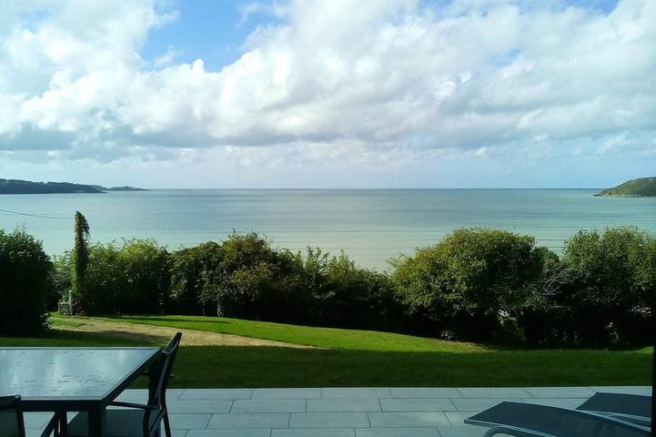 Location de vacances pour 6 personnes, avec jacuzzi et jardin à Tréduder