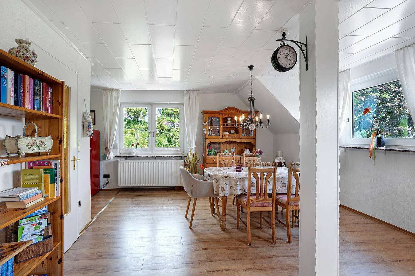 Ganze Wohnung, Apartment 'Zur Waldroute' mit Gemeinschaftsterrasse, privatem Garten und Wlan in Hirschberg (Warstein), Warstein