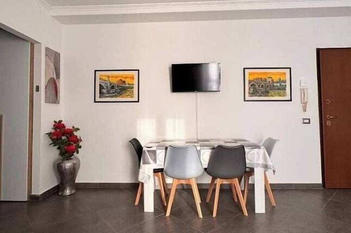 Entire apartment, Elegant apartment near fiumicino in Fiumicino, Rome Province