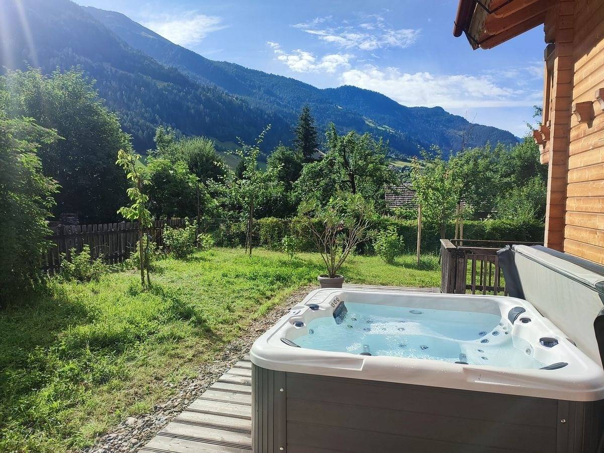 Aktivurlaub am Großglockner in der Hütte Schlosswirt Chalet Iii by Fewo_plan in Großkirchheim, Oberkärnten