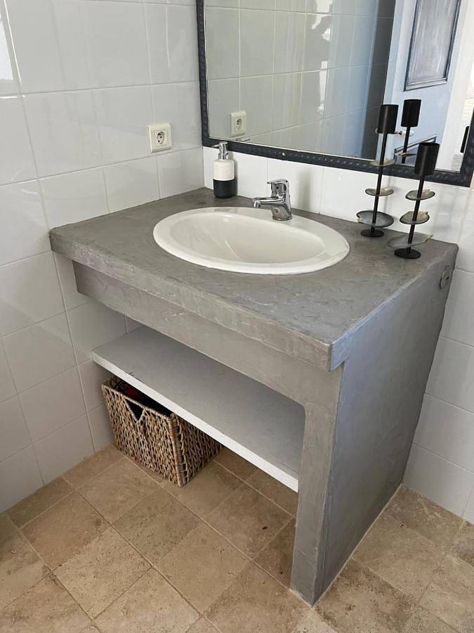 Gîte pour 2 personnes, avec Terrasse ainsi que Jardin et Piscine à Lourmarin - 3