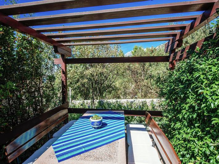Ferienwohnung für 4 Personen, mit Balkon/Terrasse und Balkon sowie Terrasse und Garten in Starigrad Paklenica - 2