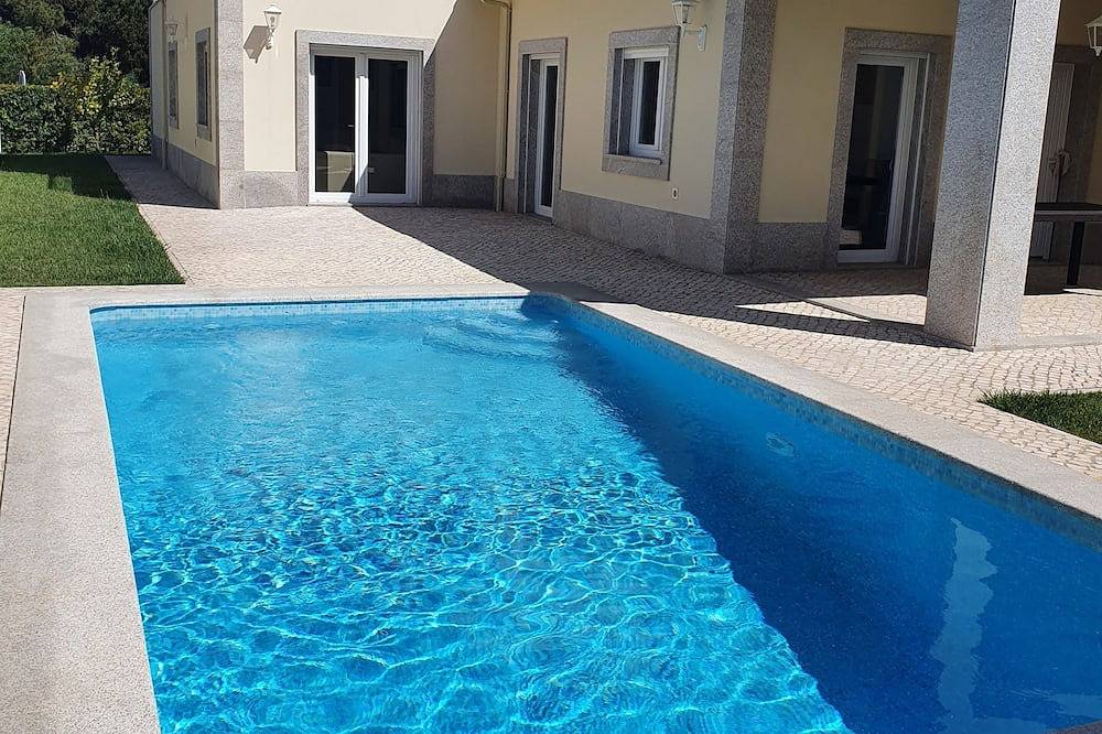 Neues Haus 100 Meter vom Strand von Lagoa De Albufeira entfernt in Praia do Meco, Sesimbra (Castelo)