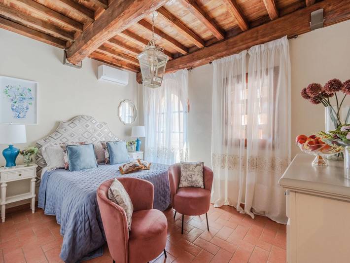 Gîte pour 6 personnes, avec piscine ainsi que terrasse et jardin, adapté aux familles en Toscane - 4