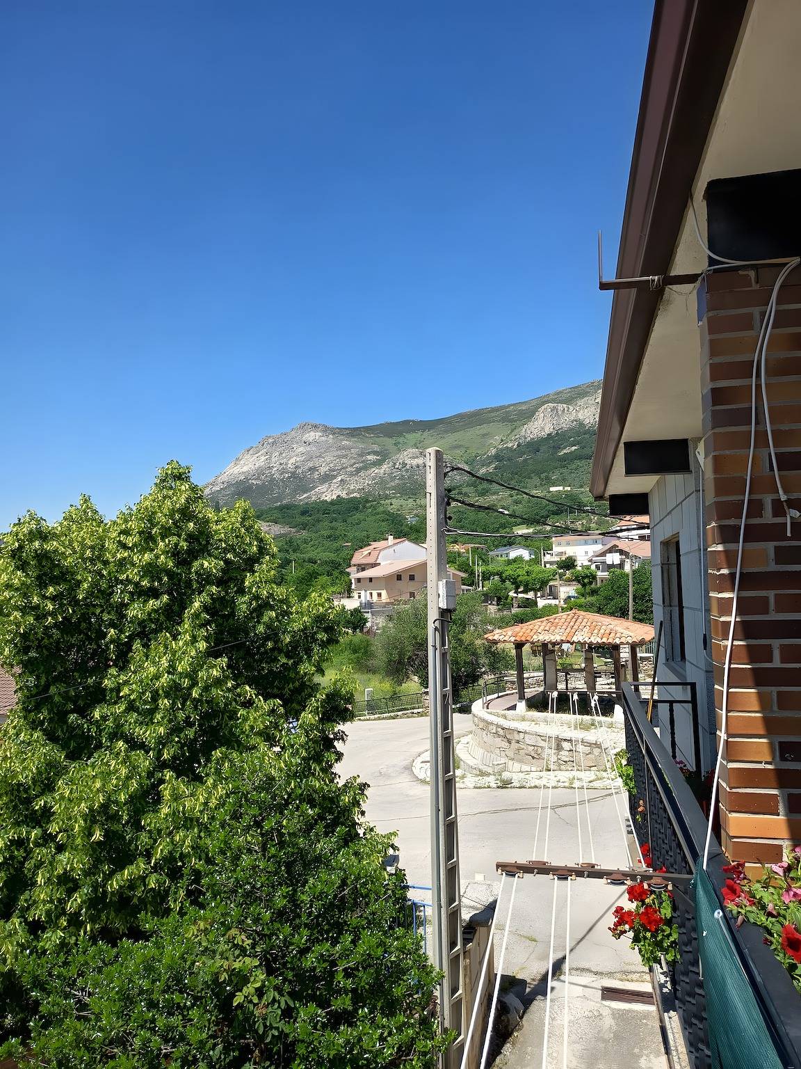 Maison de vacances 'Vivienda Turística El Laurel' avec vue montagne, terrasse privée et Wi-Fi in Valdemanco, Communaute de Madrid