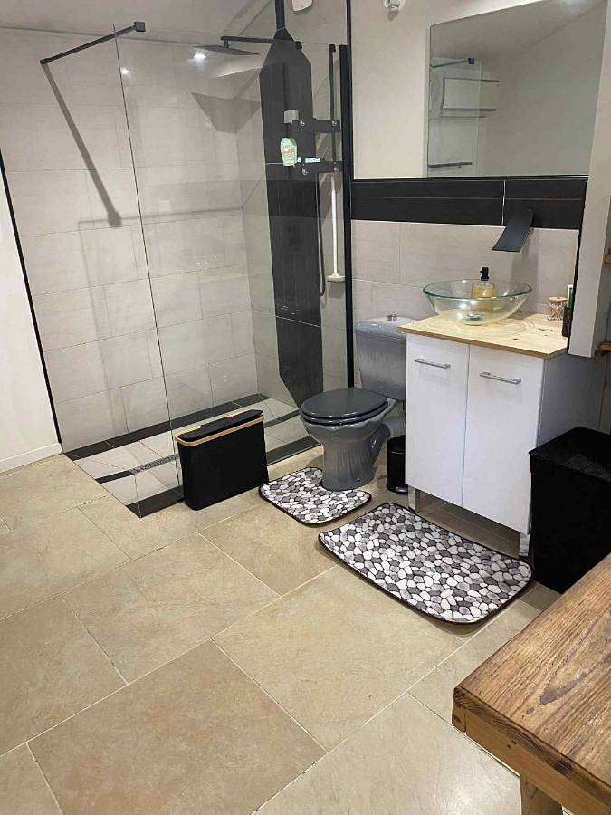 Chambre d’hôte pour 2 personnes, avec vue et terrasse, animaux acceptés