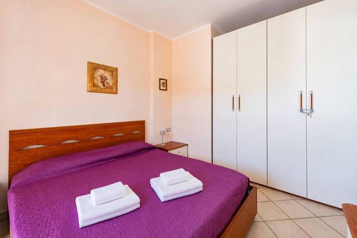 Ganze Wohnung, GuestHost - Cozy Balcony Apartment with Ocean View in Foggetta, Pineto
