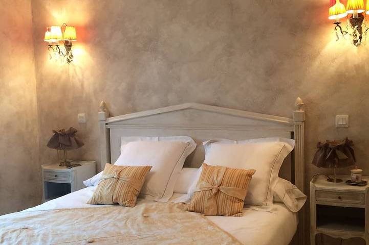 Gîte pour 4 personnes, avec terrasse et jardin à Montaren-et-Saint-Médiers - 3